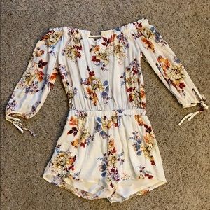 Cute floral romper!